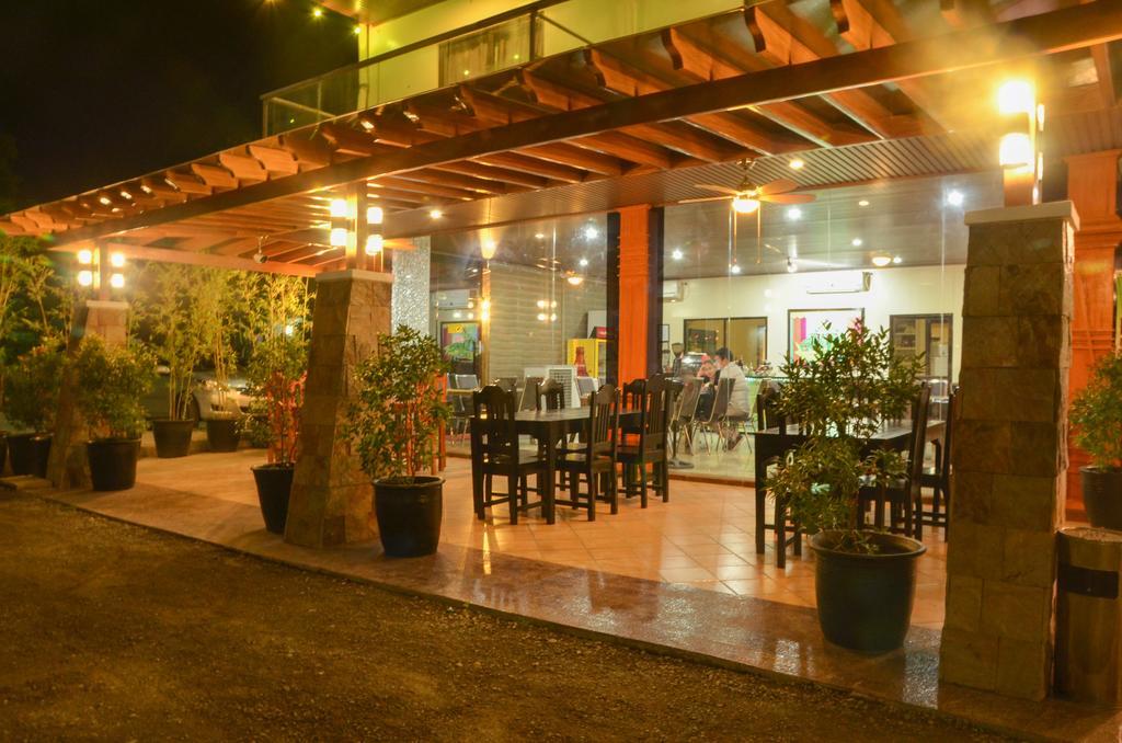 The Premiere Business Hotel Kalibo Luaran gambar