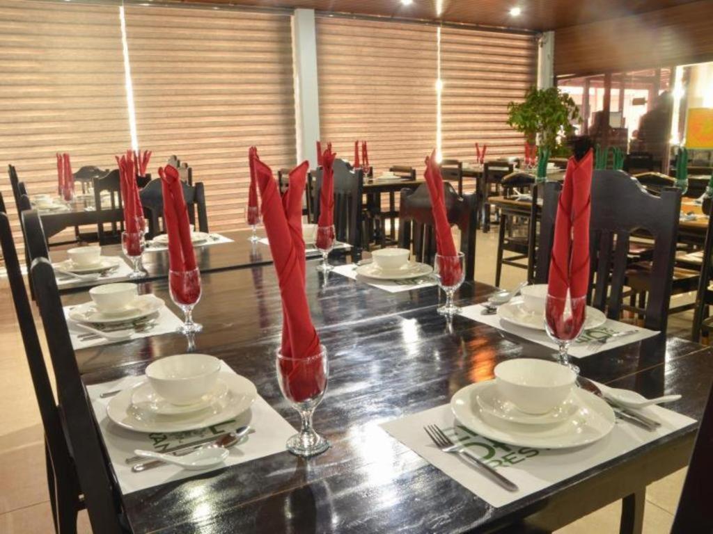 The Premiere Business Hotel Kalibo Luaran gambar