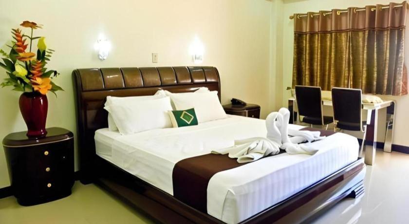 The Premiere Business Hotel Kalibo Luaran gambar