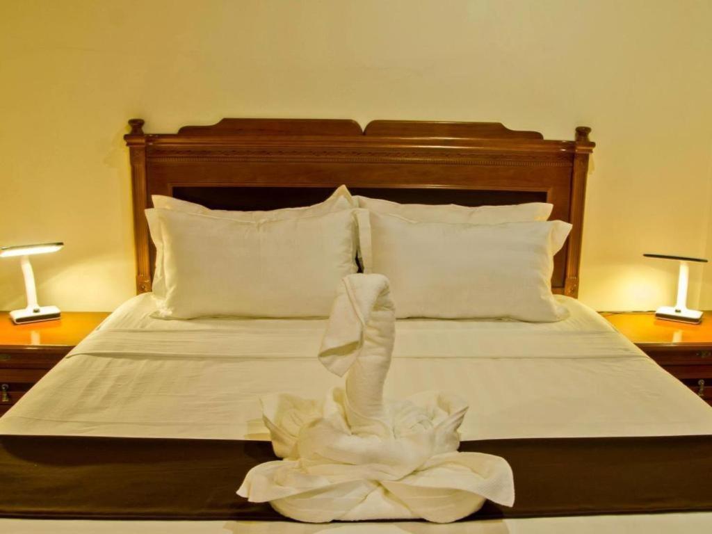 The Premiere Business Hotel Kalibo Luaran gambar