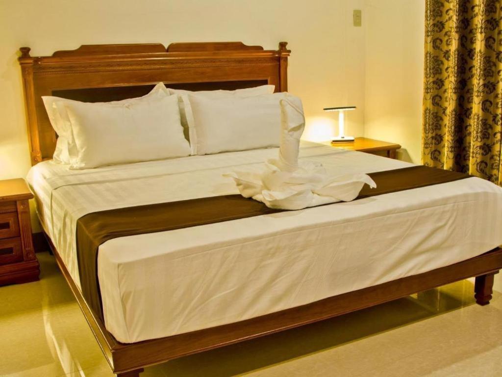 The Premiere Business Hotel Kalibo Luaran gambar